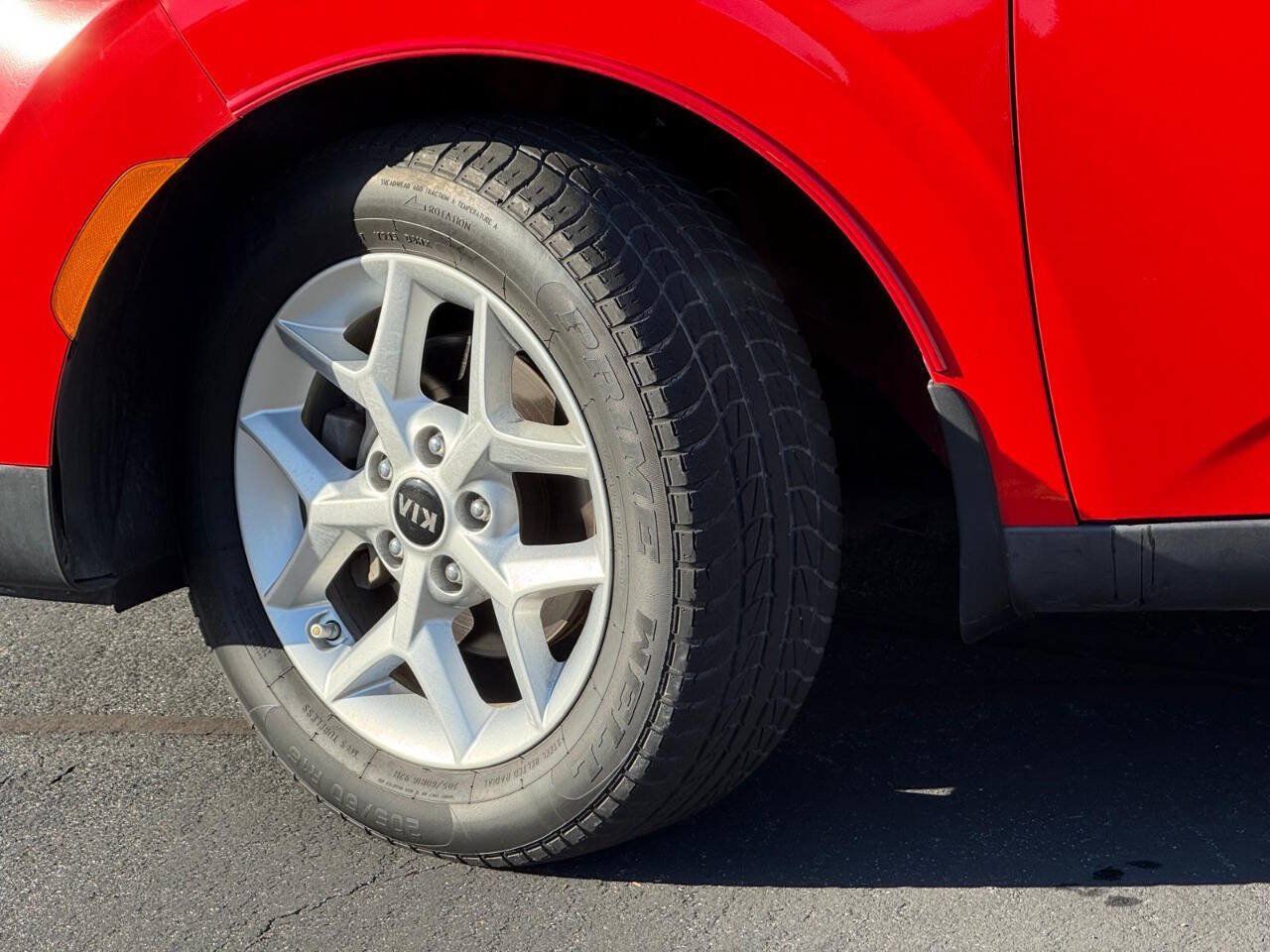 Used 2020 Kia Soul S FWD image 16
