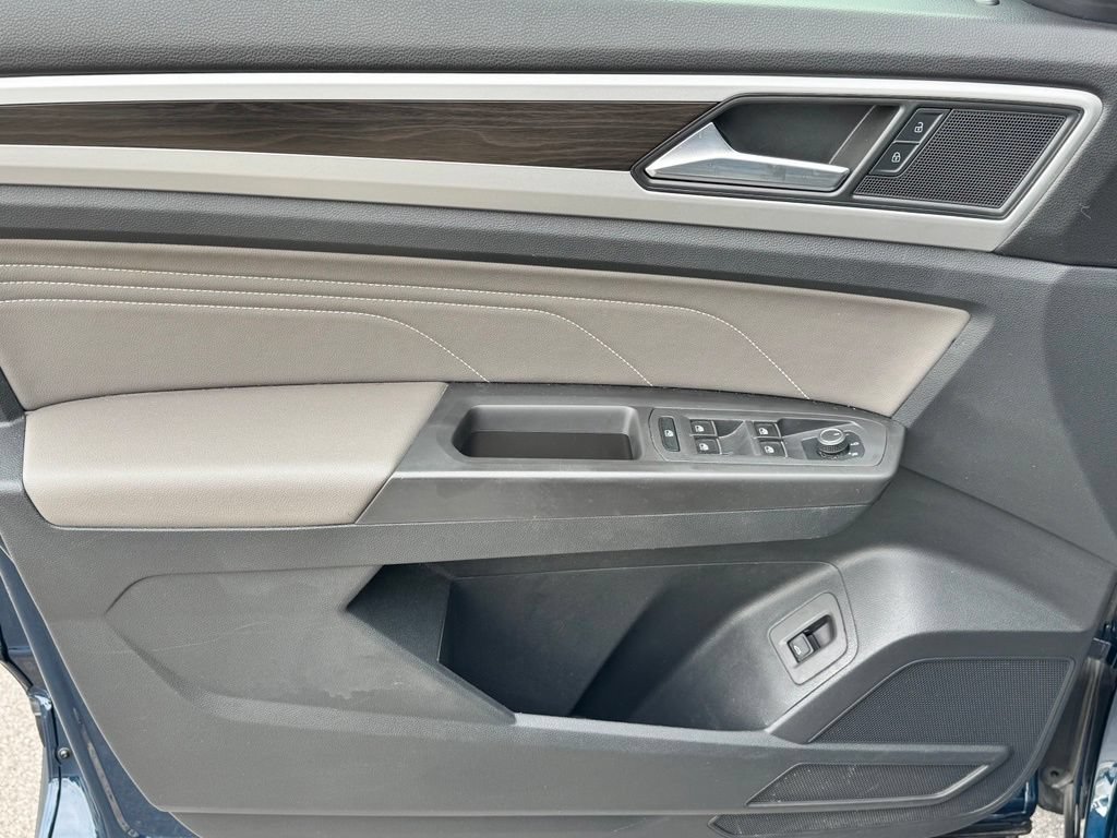 Used 2023 Volkswagen Atlas SE w/ Panoramic Sunroof Package AWD/4WD image 24