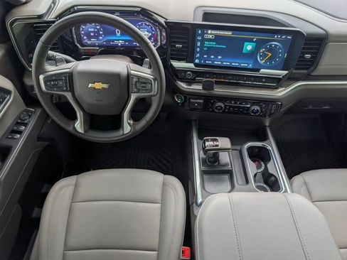 Used 2025 Chevrolet Silverado 1500 LTZ AWD/4WD image 6
