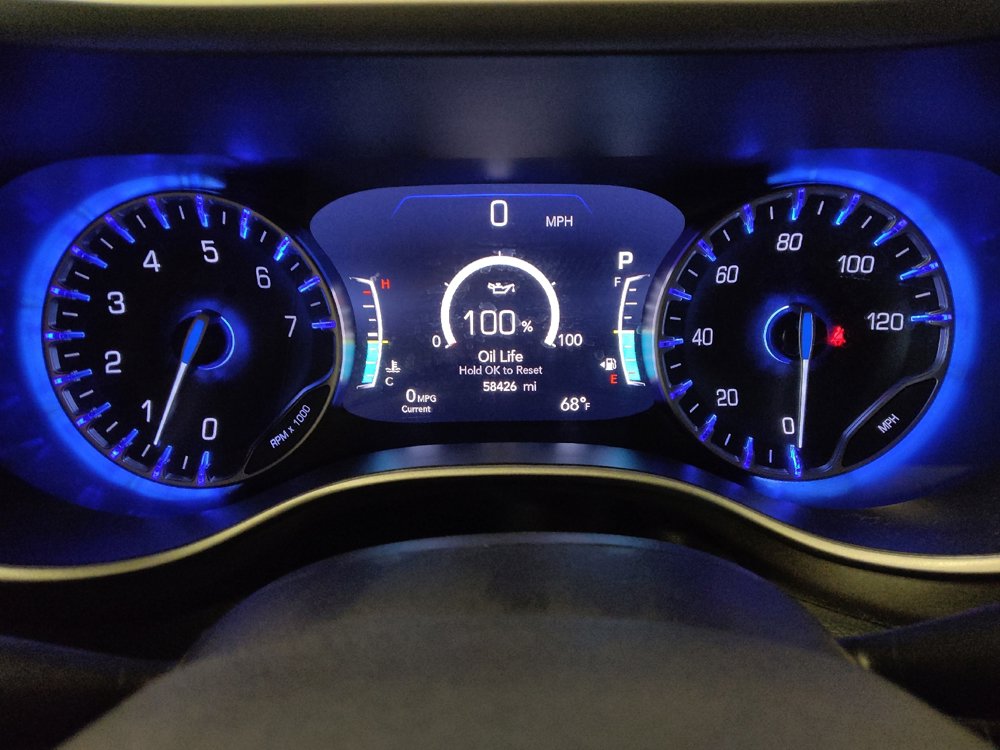 Used 2024 Chrysler Pacifica Touring-L FWD image 23