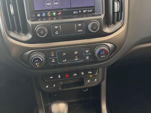 Used 2022 Chevrolet Colorado Z71 image 2