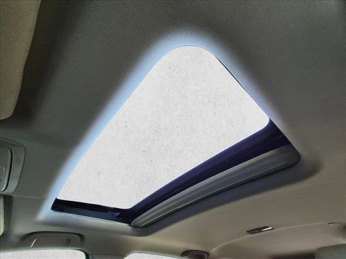 Used 2018 Honda CR-V Touring image 15