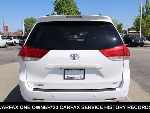 Used 2014 Toyota Sienna XLE w/ XLE Premium Package FWD image 8