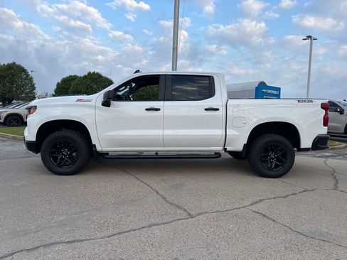 Used 2024 Chevrolet Silverado 1500 Custom Trail Boss AWD/4WD image 3