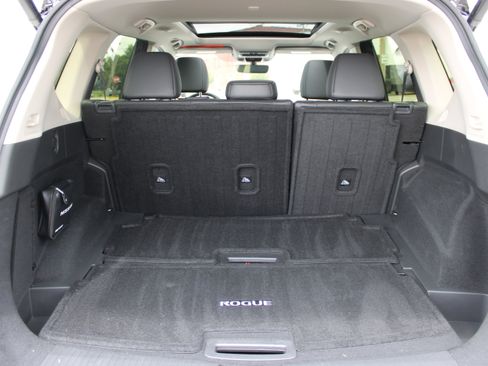 Certified 2023 Nissan Rogue SL w/ SL Premium Package AWD/4WD image 5