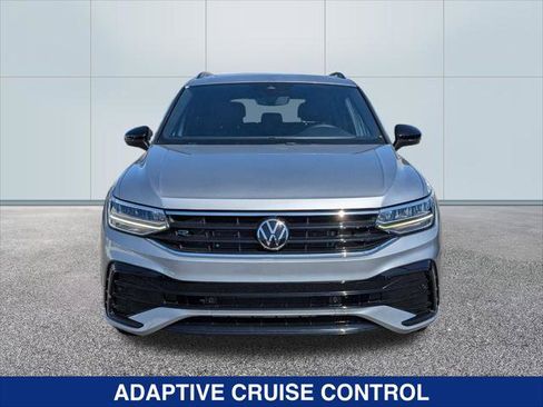 Used 2022 Volkswagen Tiguan SE R-Line image 8