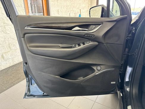 Used 2021 Buick Enclave Avenir w/ Avenir Technology Package AWD/4WD image 36
