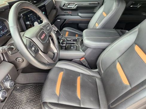 Used 2024 GMC Sierra 1500 AT4 w/ AT4 Preferred Package AWD/4WD image 12