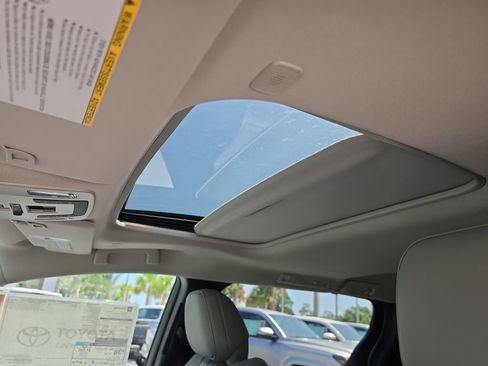 New 2026 Toyota Sienna XLE FWD image 22