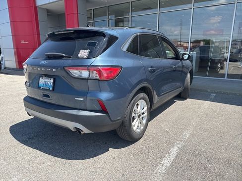 Used 2020 Ford Escape SE FWD image 3