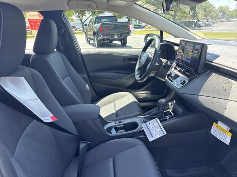 New 2025 Toyota Corolla LE image 31
