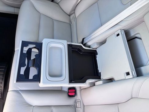 Used 2020 Volvo XC60 T5 Momentum w/ Protection Package Premier image 21