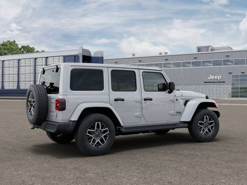 New 2026 Jeep Wrangler Unlimited Sahara AWD/4WD image 4