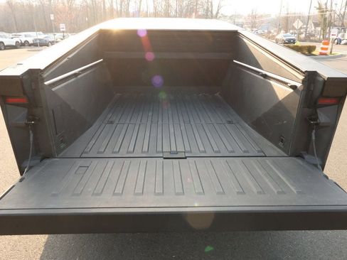 Used 2024 Tesla Cybertruck AWD Crew Cab image 28
