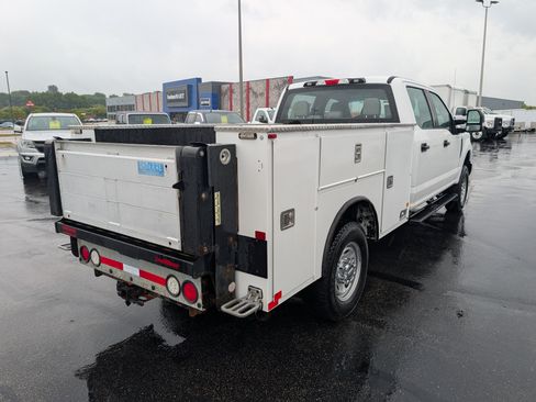 Used 2018 Ford F250 XL w/ Power Equipment Group AWD/4WD image 8