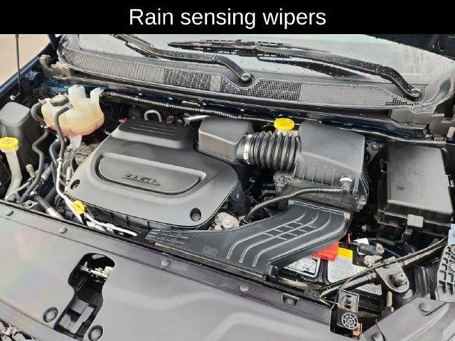 Used 2024 Chrysler Pacifica Touring FWD image 17