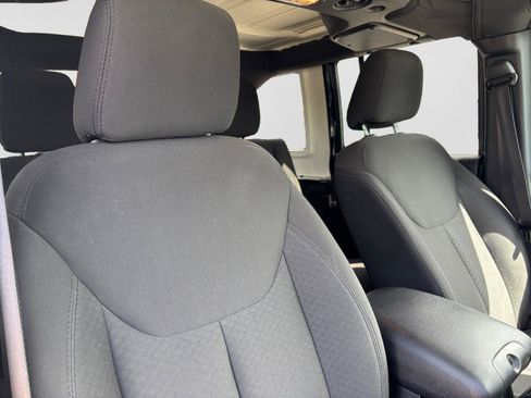 Used 2018 Jeep Wrangler Unlimited Sport AWD/4WD image 43