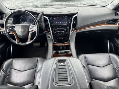 Used 2020 Cadillac Escalade ESV Luxury RWD image 17