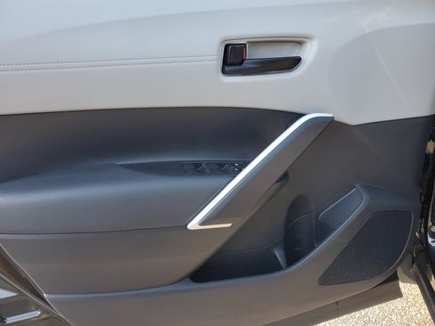 Used 2026 Toyota Corolla Cross L image 17