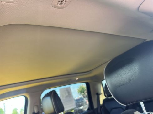 Used 2021 RAM 1500 Laramie AWD/4WD image 6