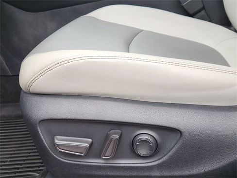 Used 2024 Toyota RAV4 XLE Premium image 18