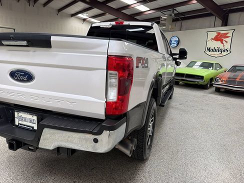 Used 2017 Ford F250 Lariat w/ Lariat Value Package AWD/4WD image 16