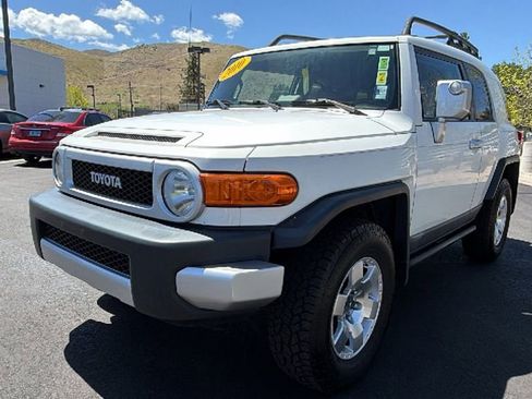 Used 2010 Toyota FJ Cruiser 4WD image 7