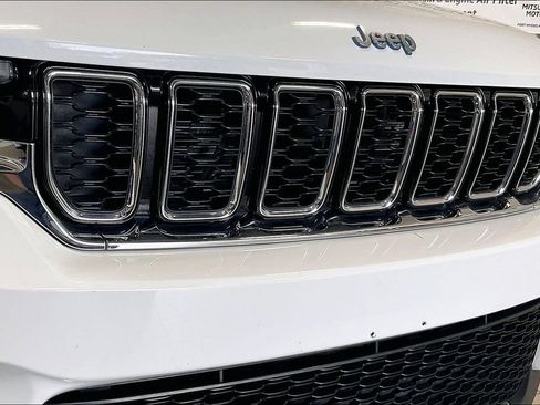 Used 2024 Jeep Grand Cherokee Limited 4xe AWD/4WD image 24