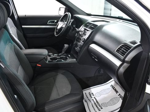 Used 2017 Ford Explorer XLT AWD/4WD image 10