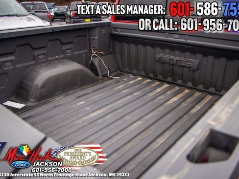 Used 2024 GMC Sierra 1500 AT4 w/ Technology Package AWD/4WD image 7