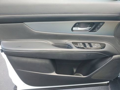 Certified 2025 Nissan Murano SL AWD/4WD image 14