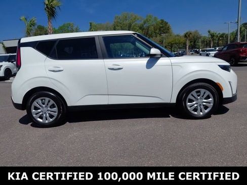 Certified 2025 Kia Soul LX image 4