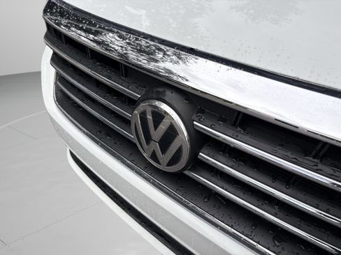 Used 2021 Volkswagen Passat 2.0T SE image 30