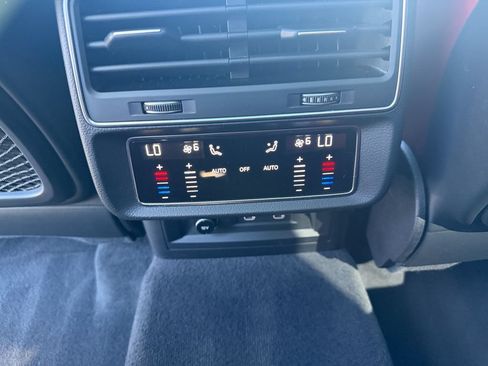 Used 2021 Audi SQ7 Premium Plus w/ Driver Assistance Package AWD/4WD image 29