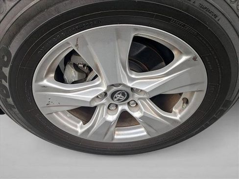 Used 2021 Toyota RAV4 XLE image 13