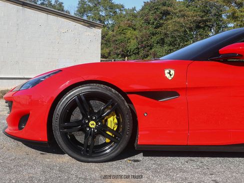 Used 2019 Ferrari Portofino image 4