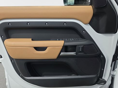 New 2026 Land Rover Defender 110 S image 27