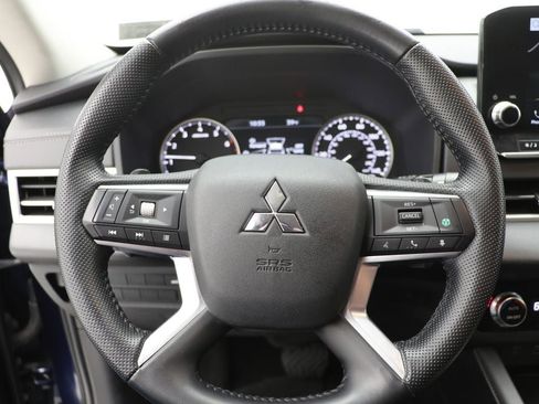 Used 2022 Mitsubishi Outlander SE image 17