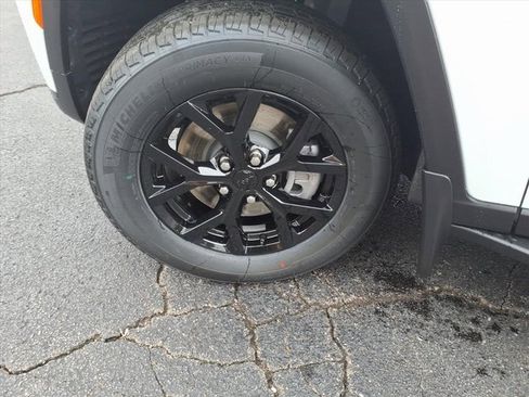 New 2025 Jeep Grand Cherokee L Altitude image 6