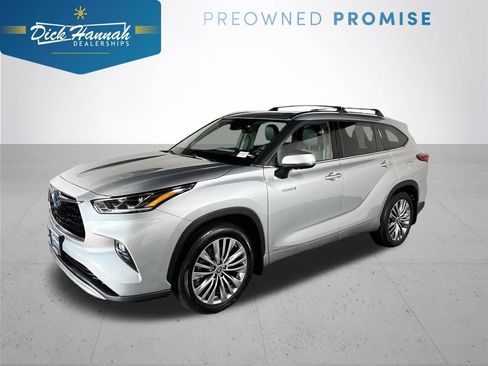 Used 2021 Toyota Highlander Platinum AWD/4WD image 1
