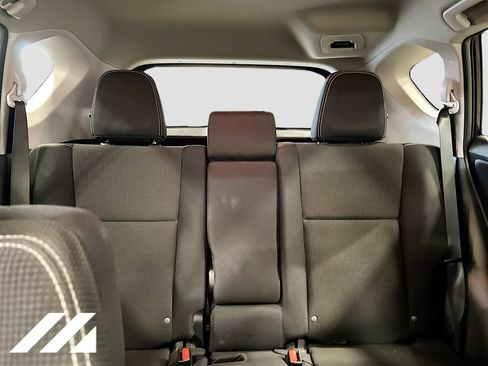 Used 2017 Toyota RAV4 XLE AWD/4WD image 30