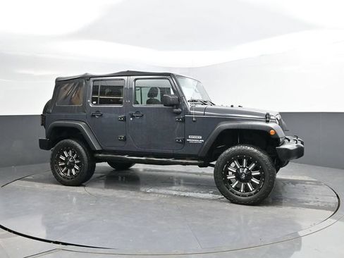 Used 2017 Jeep Wrangler Unlimited Sport w/ Connectivity Group AWD/4WD image 3