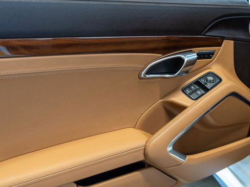 Used 2017 Porsche 911 Turbo image 14