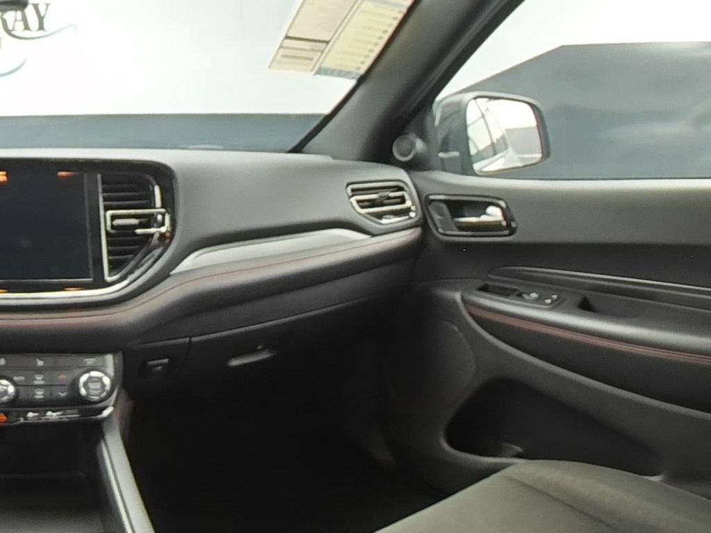 Used 2025 Dodge Durango GT RWD image 18