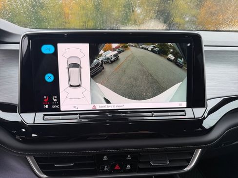 New 2026 Volkswagen Atlas Cross Sport SE image 19