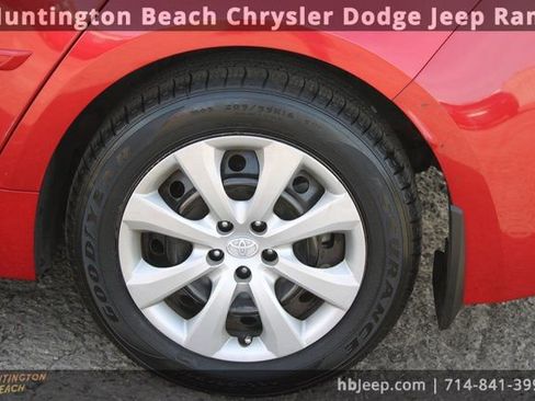 Used 2020 Toyota Corolla LE image 8