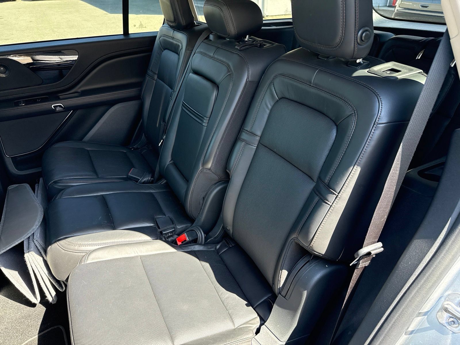 Used 2020 Lincoln Aviator Reserve w/ Equipment Group 201A AWD/4WD image 17