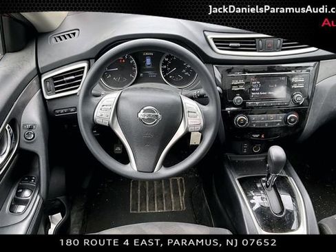 Used 2016 Nissan Rogue S AWD/4WD image 5