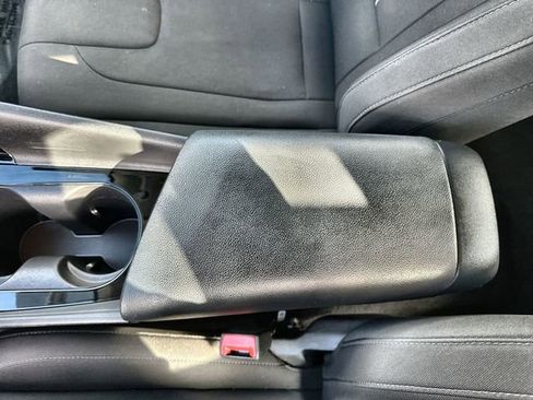 Used 2025 Hyundai Elantra SEL image 24