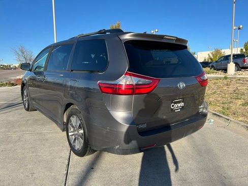 Used 2020 Toyota Sienna XLE w/ XLE Navigation Package AWD/4WD image 5